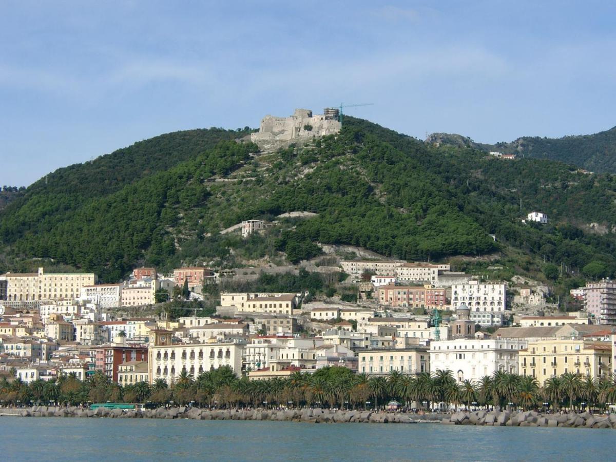 Primo Posto Bed & Breakfast Salerno Exterior photo